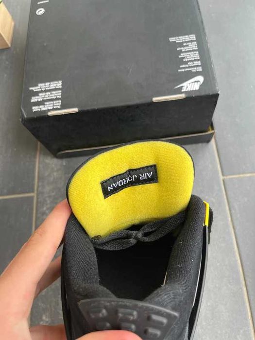 Buty-Trampk-Jordan 4 Retro Thunder  R.42