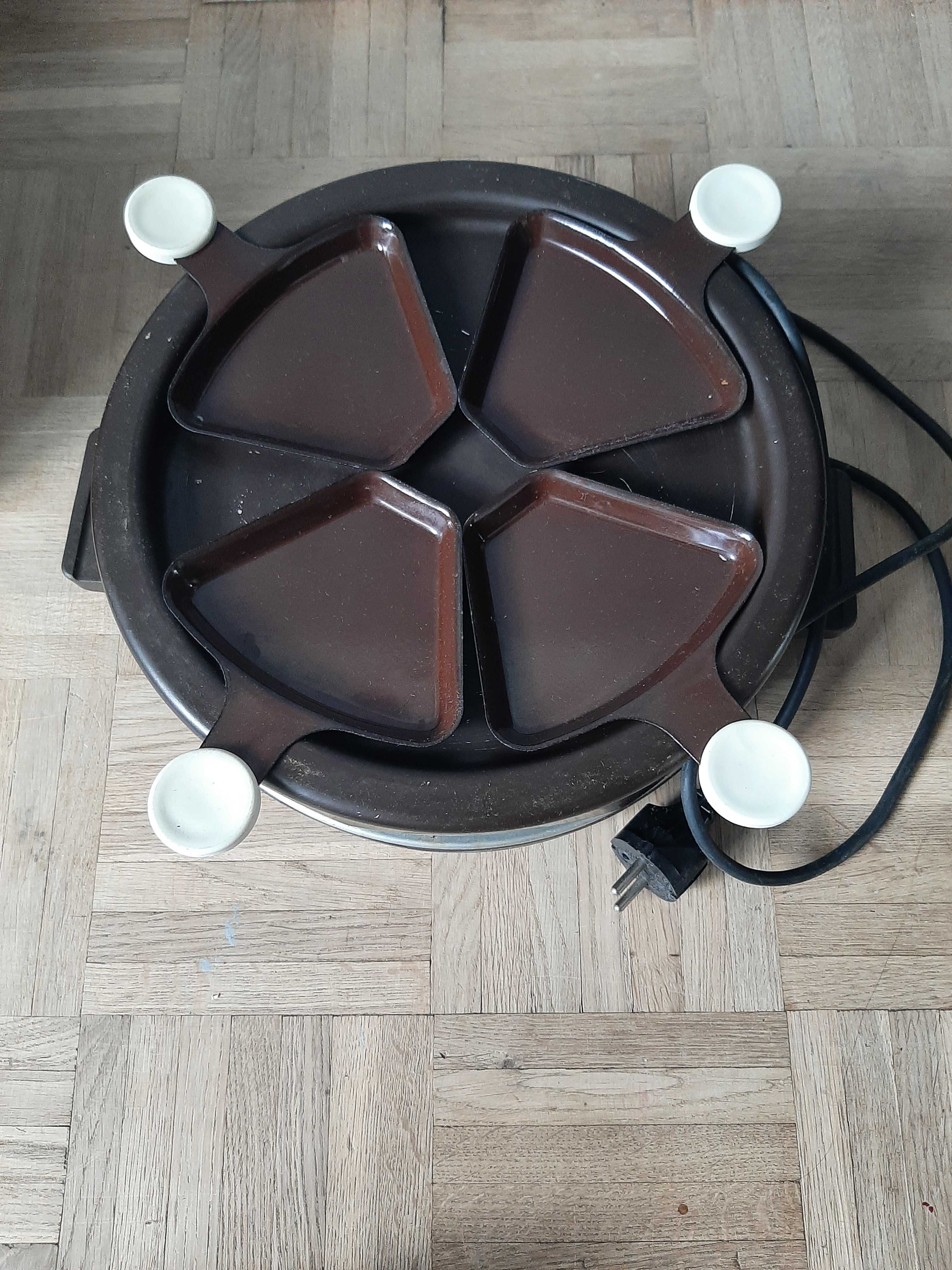 Продаю электрогриль RacletteGrillRC610Trio