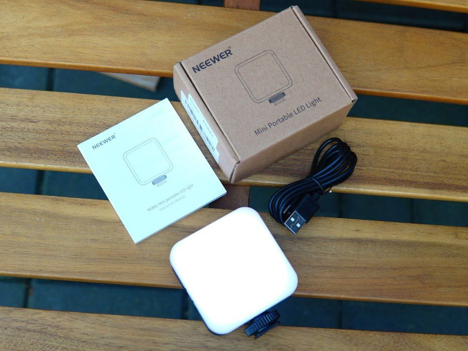 Цветной RGB-видеосвет для камер на магните Neewer Mini Portable LED Li