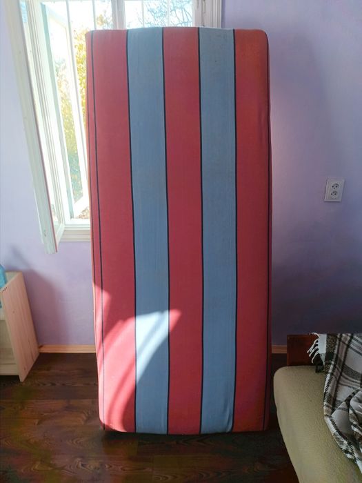 Матрац від ліжка