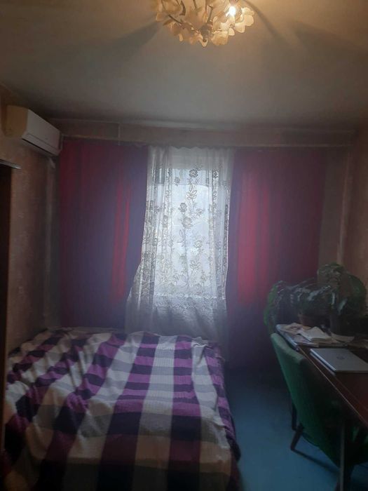 Трехкомнатная квартира на проспекте Небесной сотни