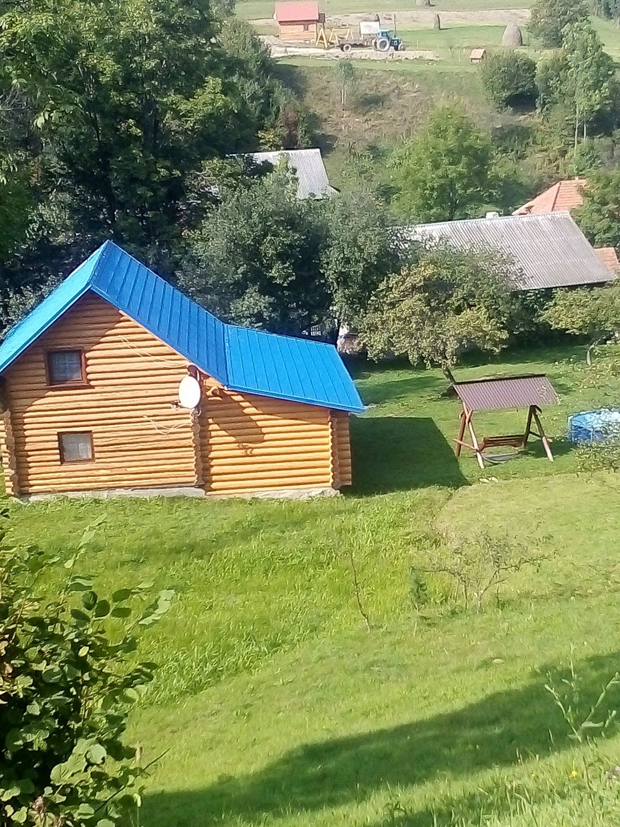 Котедж "Лісовий" дерев'яний домик. Можна і покімнатно