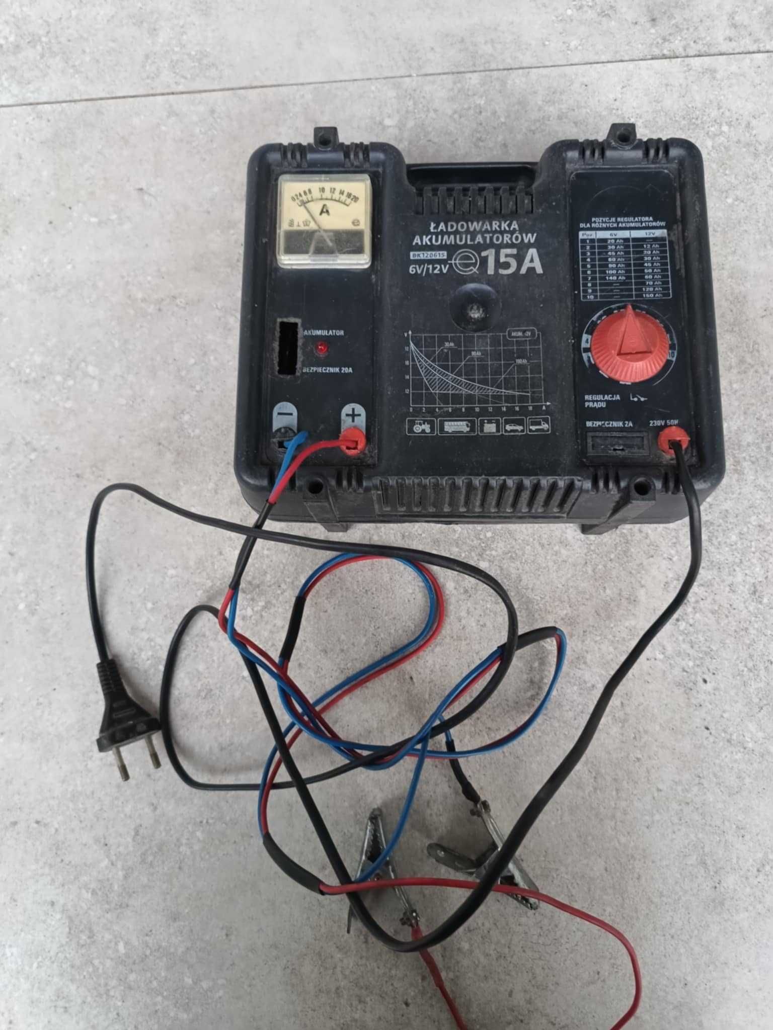 Prostownik samochodowy 12V/15A