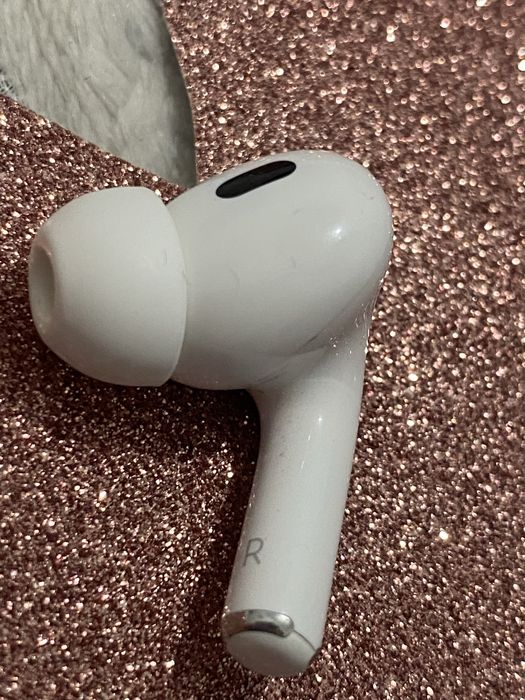 Продам навушник правий  про 2 airpods pro 2 type c a3047
