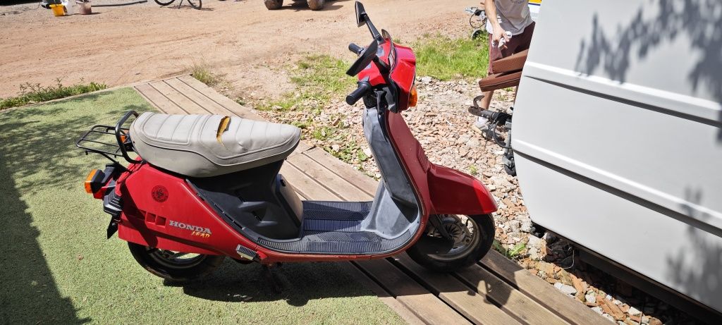 Skuter Honda HF01 Lead 80cm3 z 1983r możliwość rejestracji na 50cm3