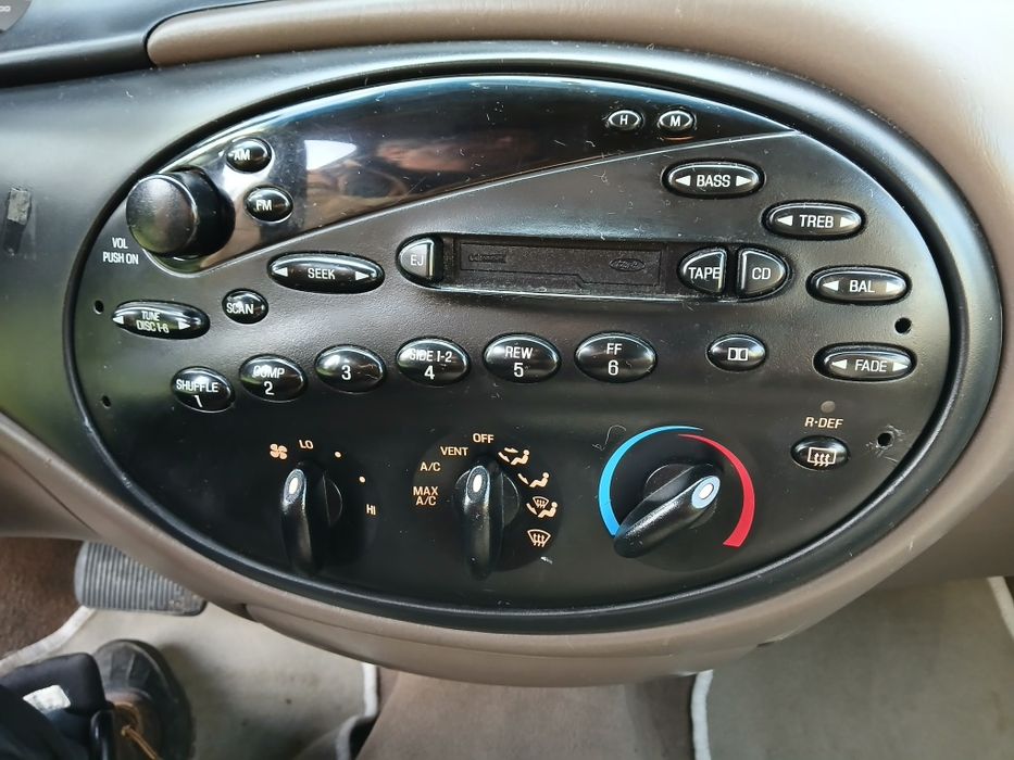 Amerykanski samochod na sprzedaż