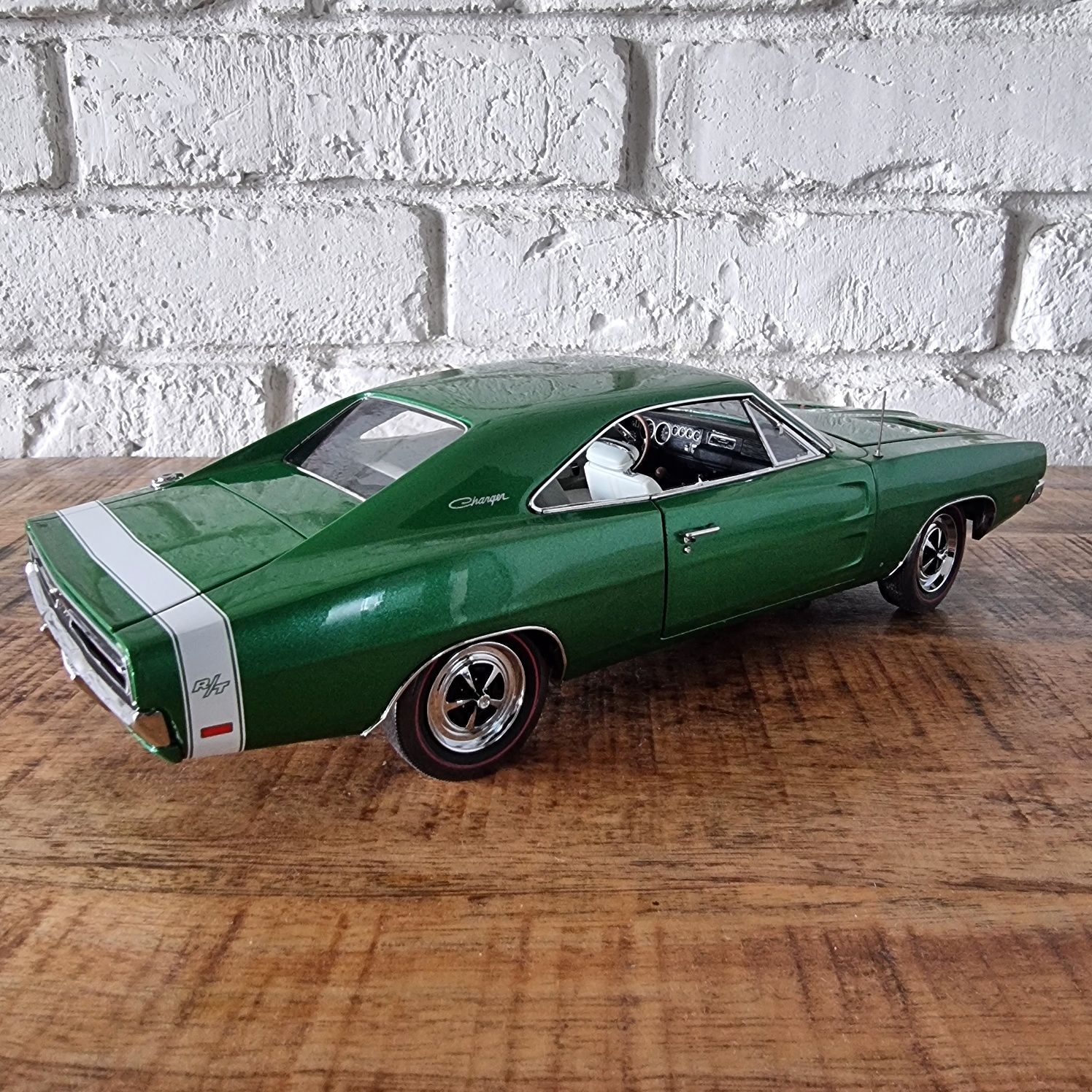 Dodge Charger 69 American Muscle Authentics 1:18