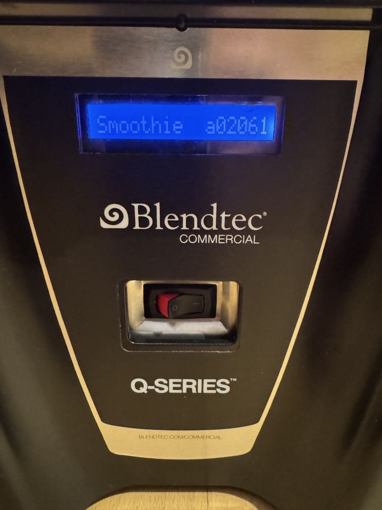 Zestaw: Blendtec Q-series plus drugi na czesci. Blender kielichowy