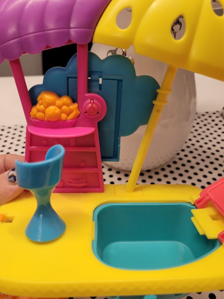 Polly Pocket stoisko z napojami na ścianę