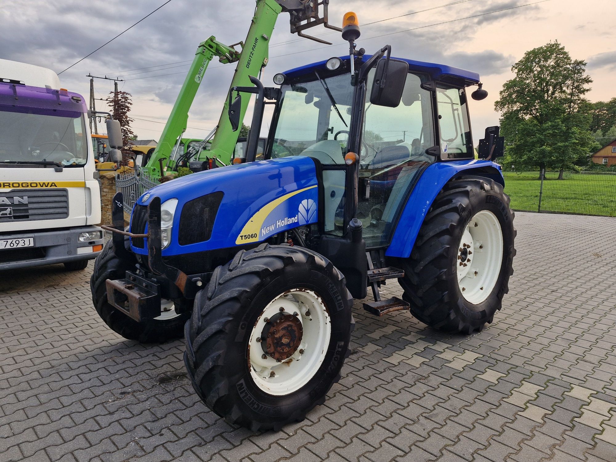 Ciągnik rolniczy New Holland T5060  Klimatyzacja