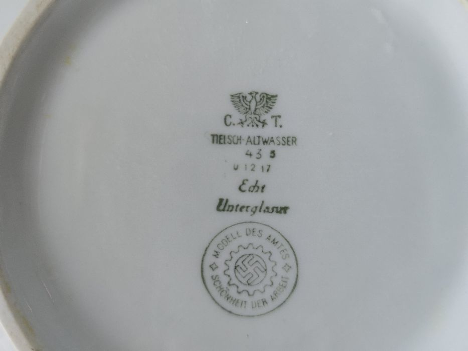 Немецкая глубокая миска времён рейха