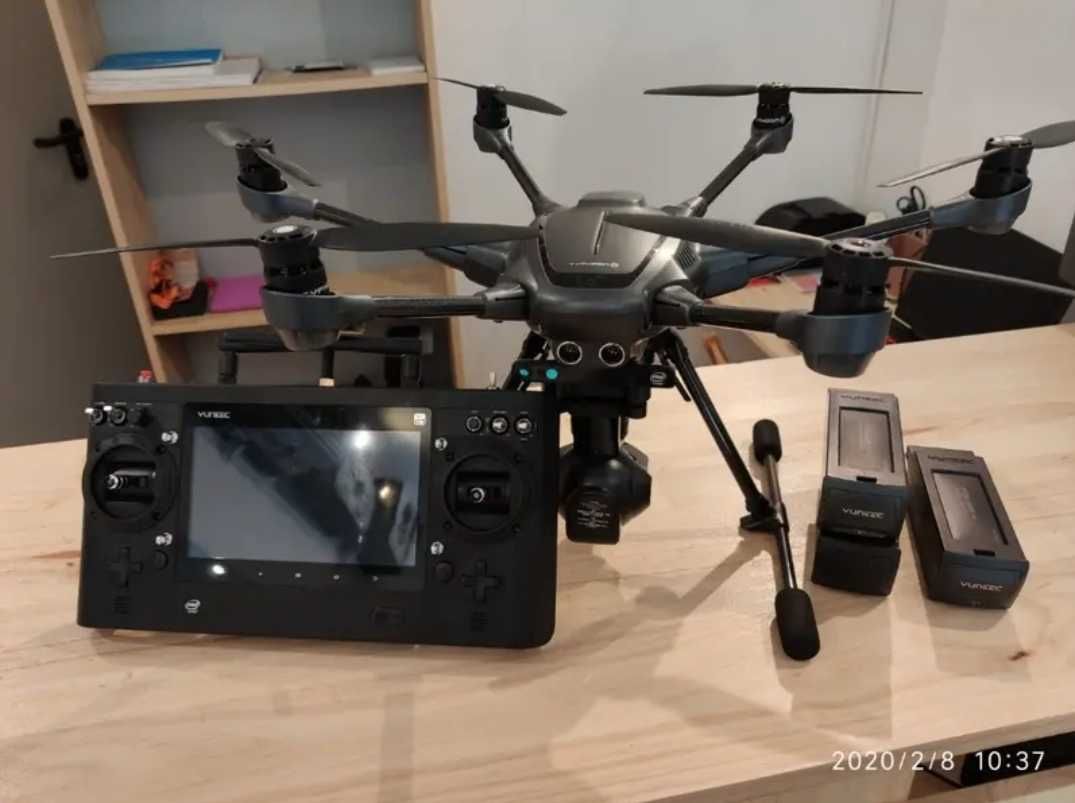Drone typhoon H 4k