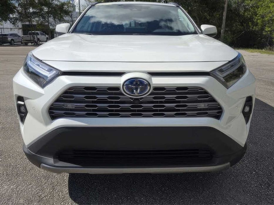 Toyota RAV4      2022