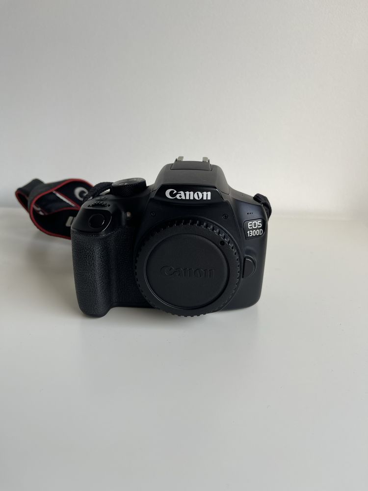Canon EOS 1300d + lente EF-S 18-55mm f/3.5-5.6 III