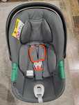 Fotelik samochodowy z bazą firmy CYBEX ATON B2 i-size
