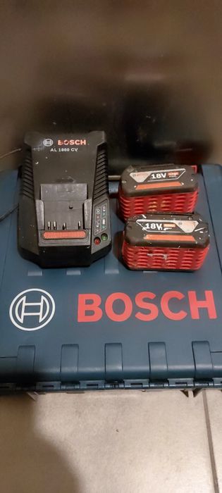 BOSCH 2 X BATERIA 4AH + Ładowarka