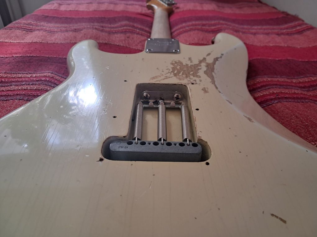 Fender Classic Player 60s Stratocaster nitro refinish relic