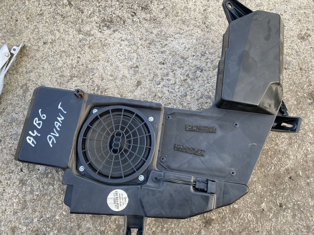 Audi a4b6 avant glosnik tuba subwoofer