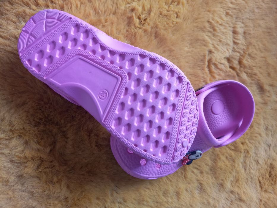 Crocs chinelos menina tam 29
