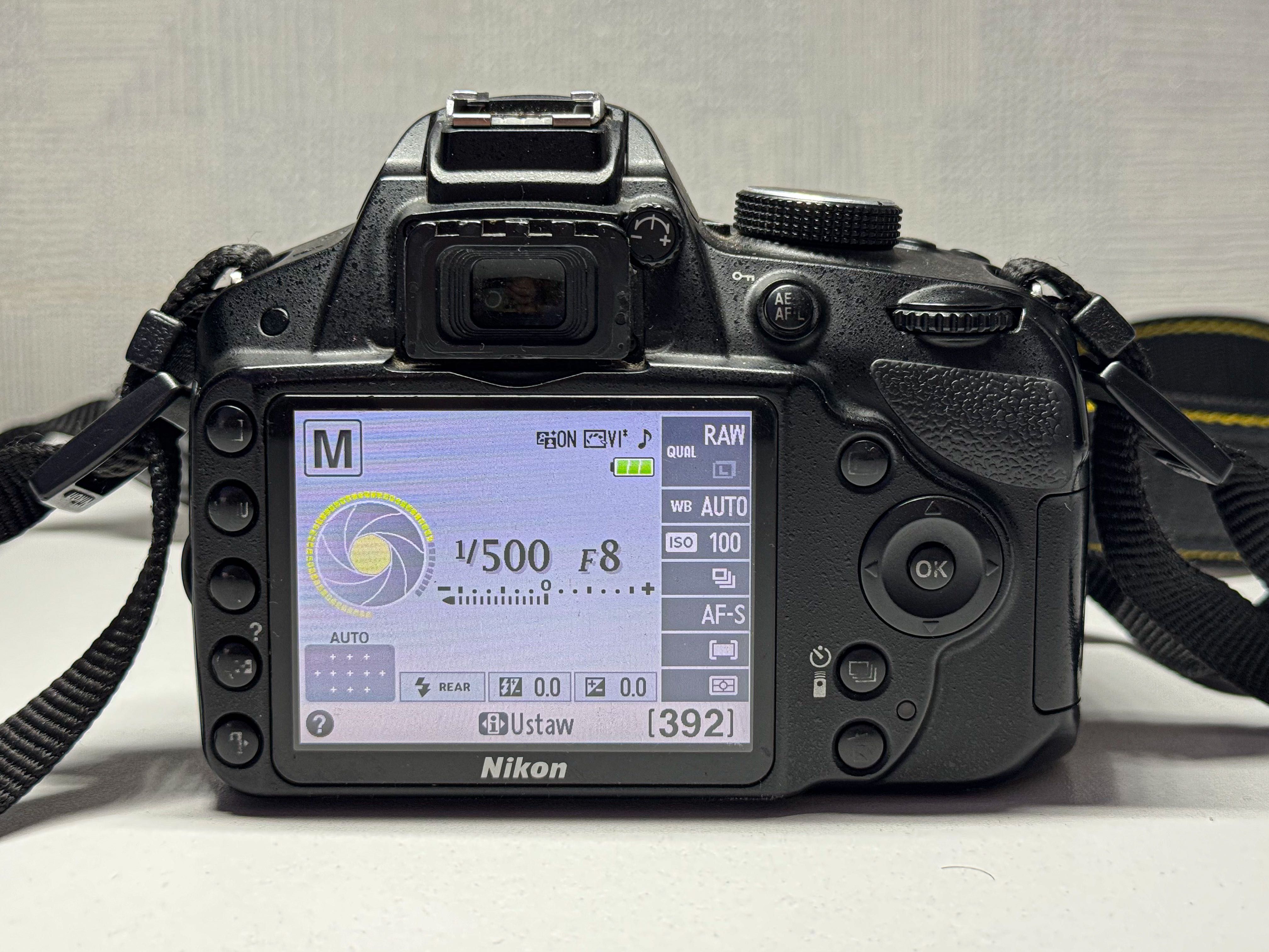 Nikon D3200 z obiektywem Tamron 18-200 mm