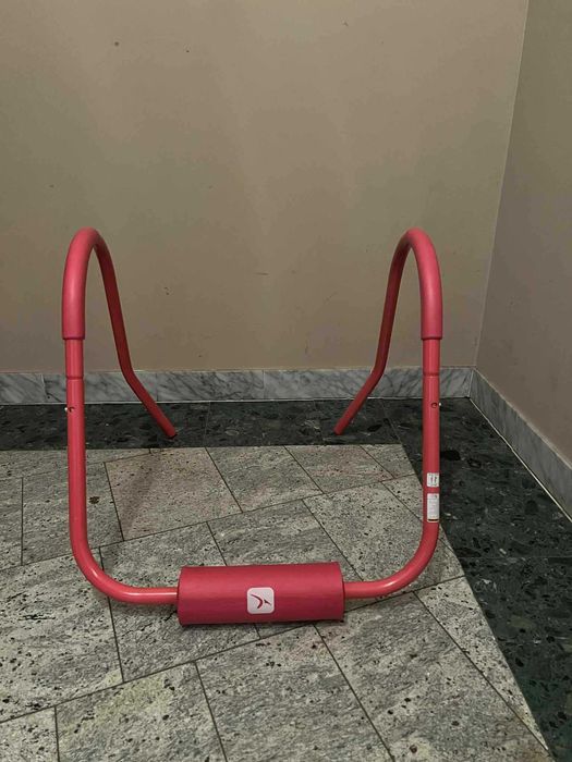 Sprzedam przyrząd do brzuszków kołyska w kolorze rózowym.