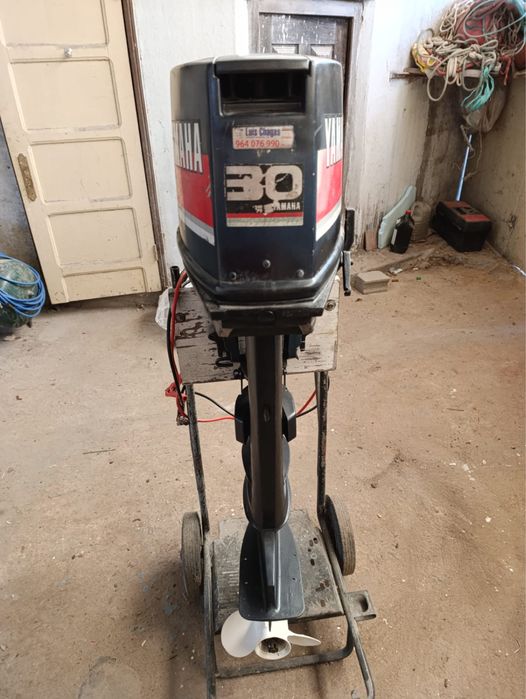 Yamaha 30CV 2T com arranque elétrico