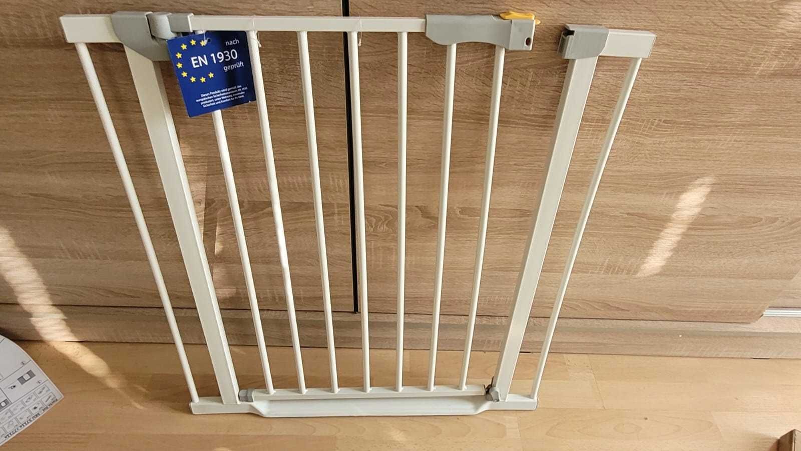 Hauck AutoClose Barierka ROZPOROWA z NISKIM PROGIEM na drzwi 75-80 cm