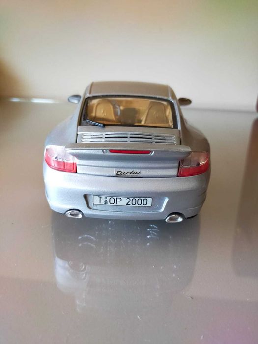 Porsche 996 Turbo 1/18 Burago