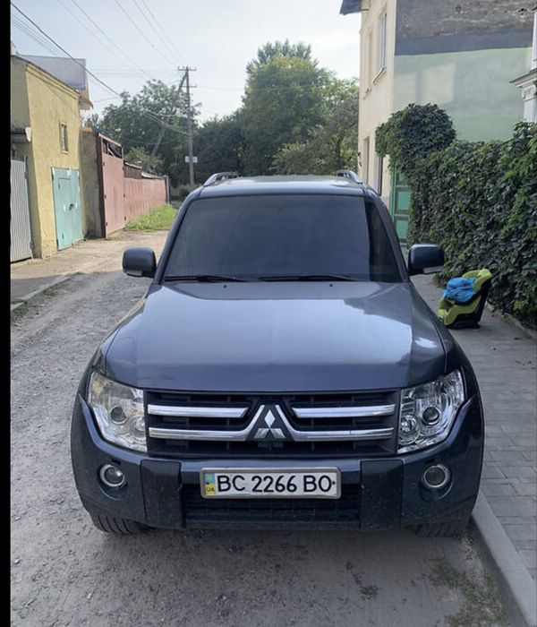 Продам праджеро 4