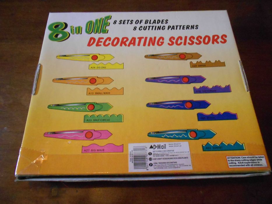 Tesoura com varios tipos de corte