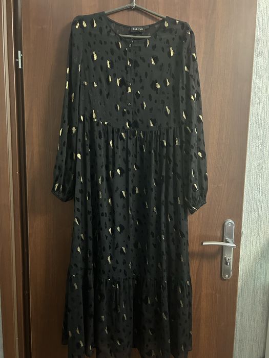 Нарядна сукня в ідеальному стані