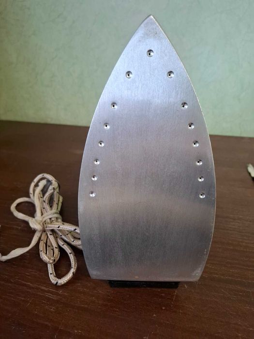 Утюг УТП - 1000, Васильковский завод "Электроприбор"