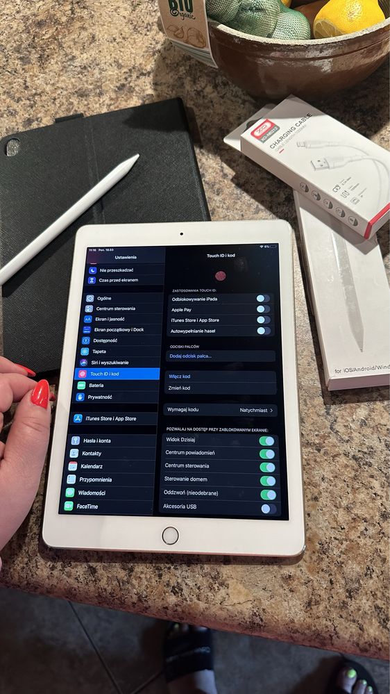 Tablet iPad Apple PRO - złoty - TOUCH ID - PROCREATE - super stan !