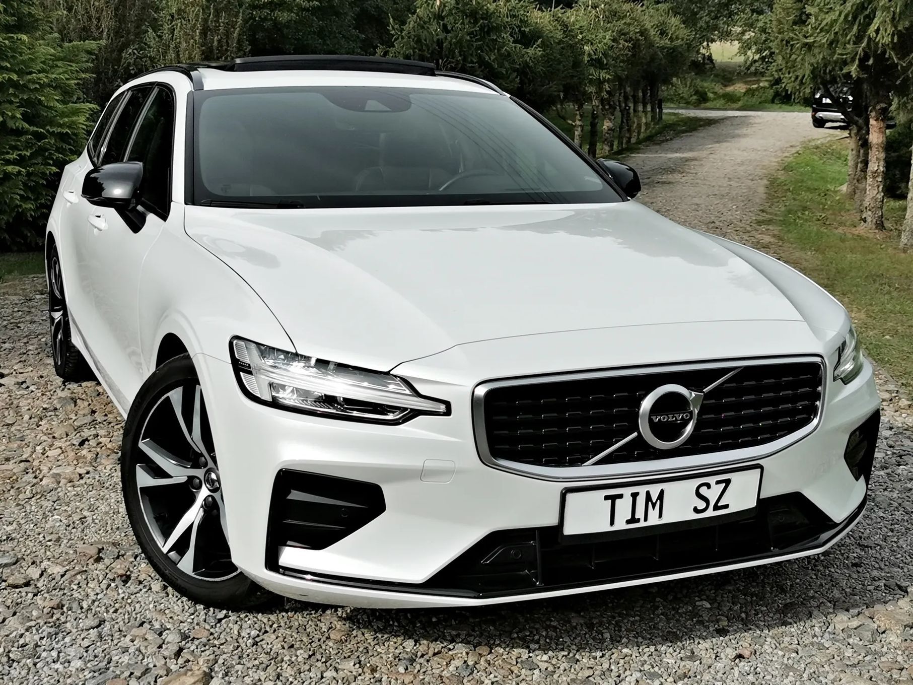 Volvo V60 _ R-DESIGN_ WENTYLOWANE Fotele_ PANOramaDACH_ Masaże_ Head-UP_