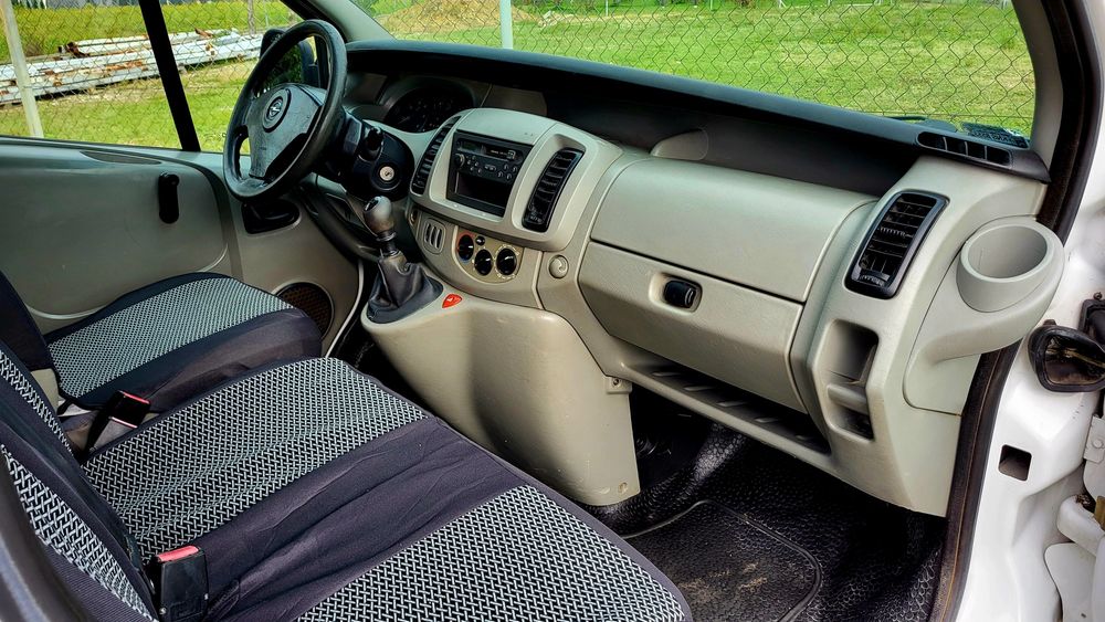 Opel Vivaro 1.9 diesel 9 osobowy.