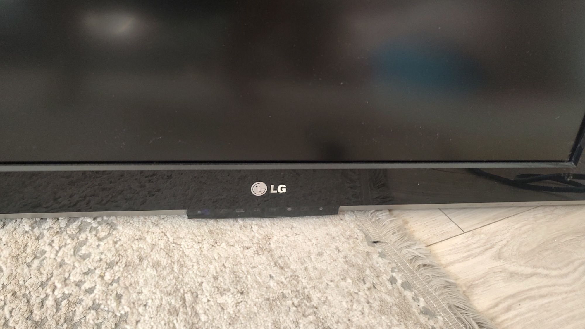Телевізор LG 32 LB1R з смарт андроїд