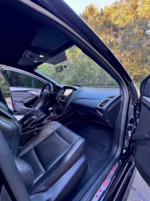 Ford Focus ST      2016