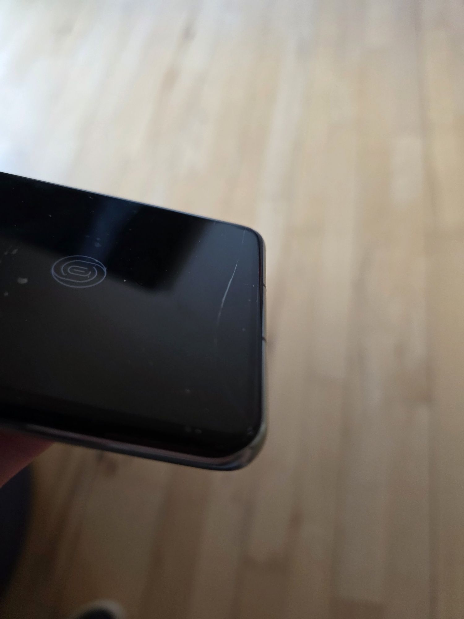 OnePlus 11 256 delikatnie uszkodzony.