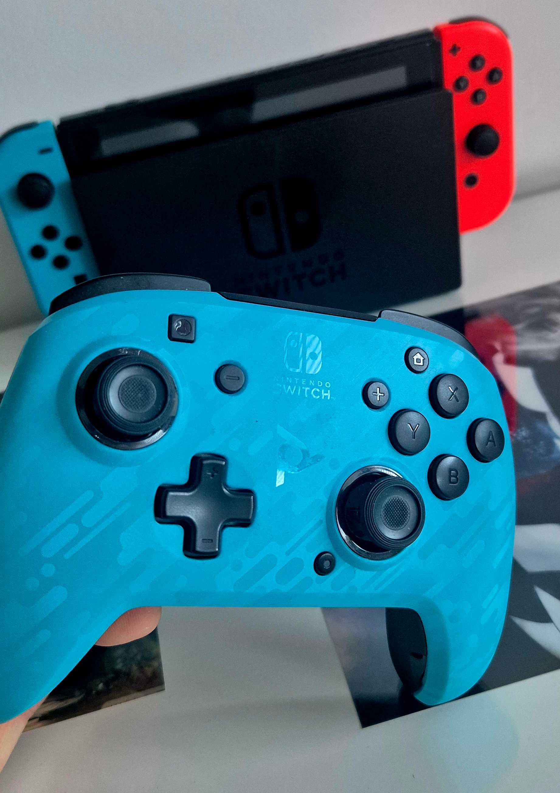 Nintendo Switch przerobione, plus karta 512gb, akcesoria i Pad.