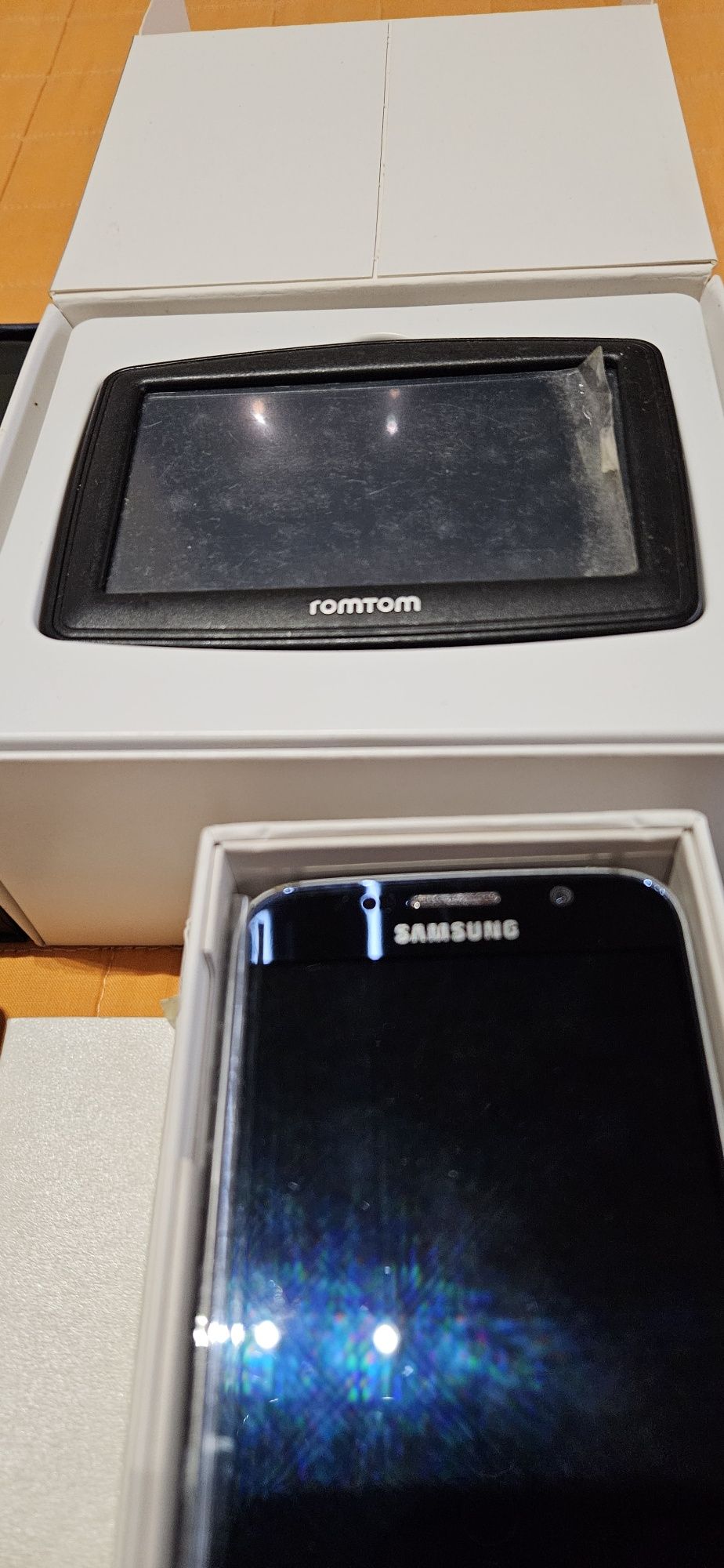 Conjunto de telefones IOS com capas e GPS TomTom