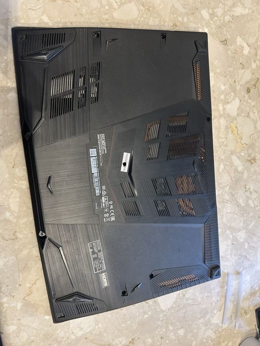 MSI Laptop Gaming GF65 THIN 10SDR / 8 GB Ram / Inter Core 7