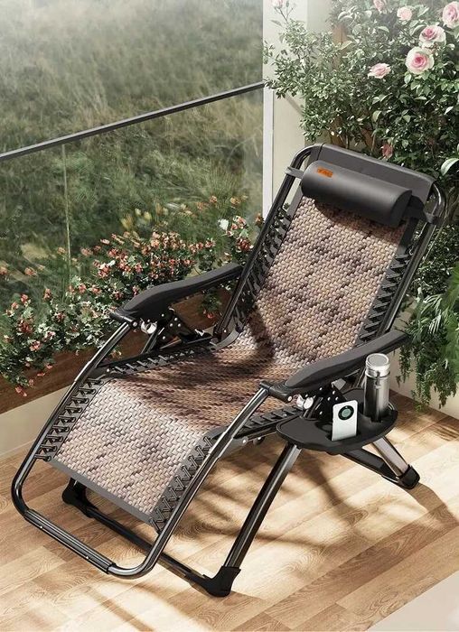 Розкладне крісло з ротангу шезлонг садовий Zero Gravity WCG S-9