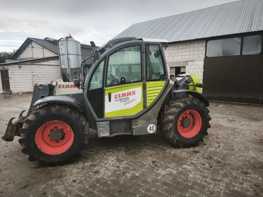 CLAAS Scorpions 7030