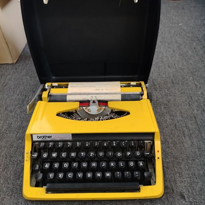 Maszyna do pisania Brother Deluxe 800