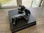 Konsola Sony Playstation 4 slim 1TB + pad + kable PS4