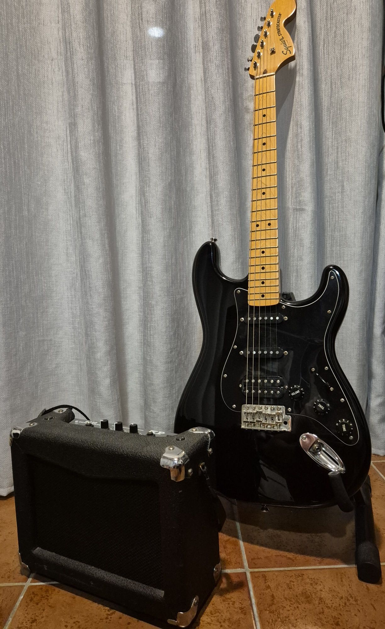Guitarra Eléctrica Fender Squier