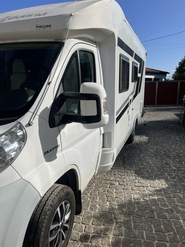 Autocaravana Fiat Ducato com Hidraulicos