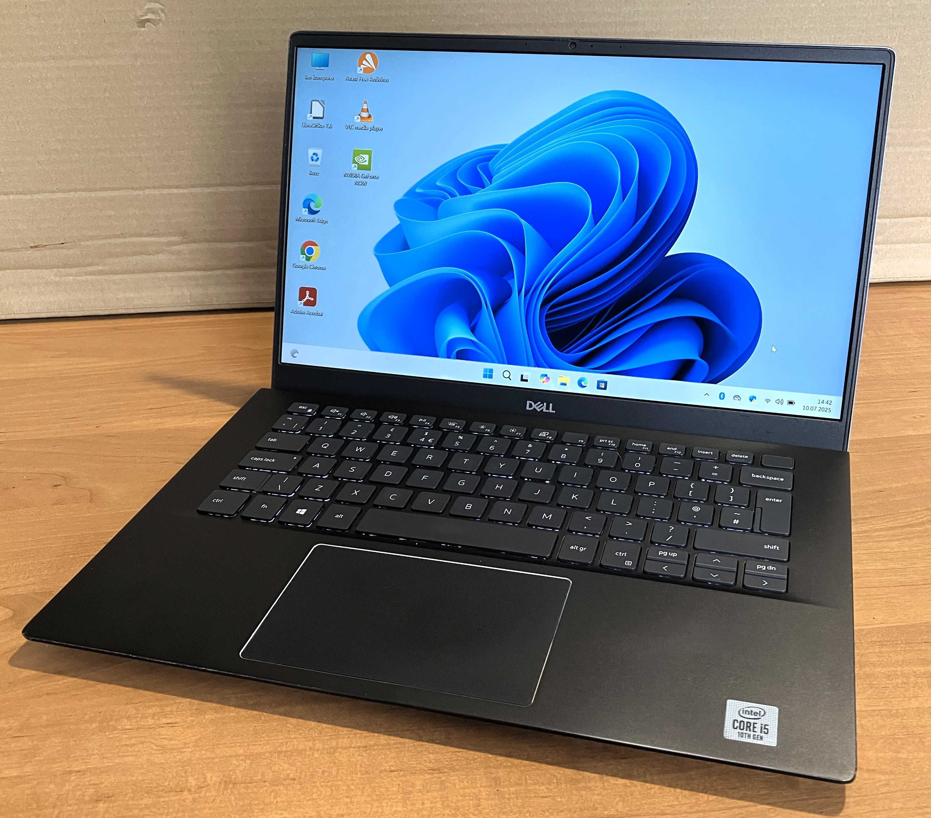 Laptop DELL 5401 Intel® Core™ i5-10th 16GB 256GB SSD USB-C™ FHD Win 11