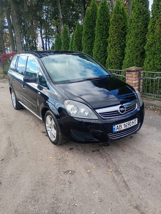 Opel Zafira B 2011
