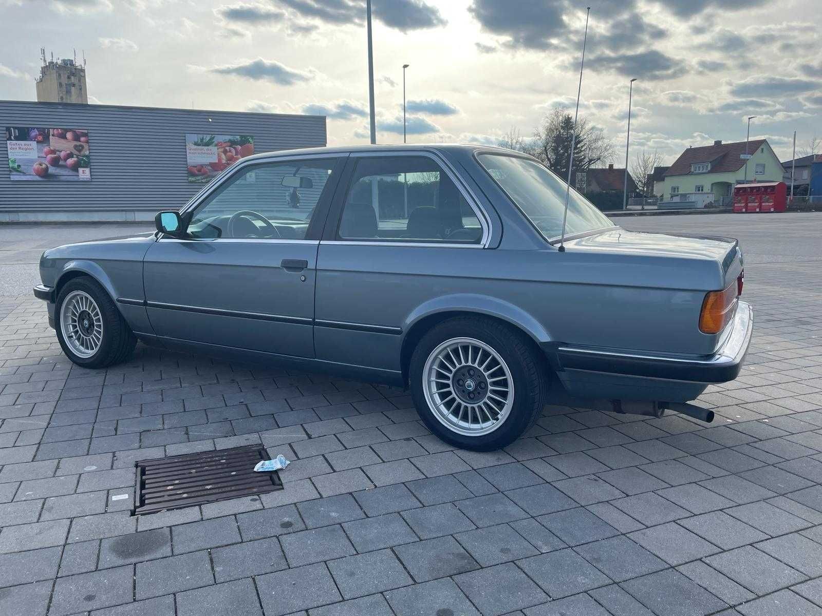 BMW E30 Coupe 318